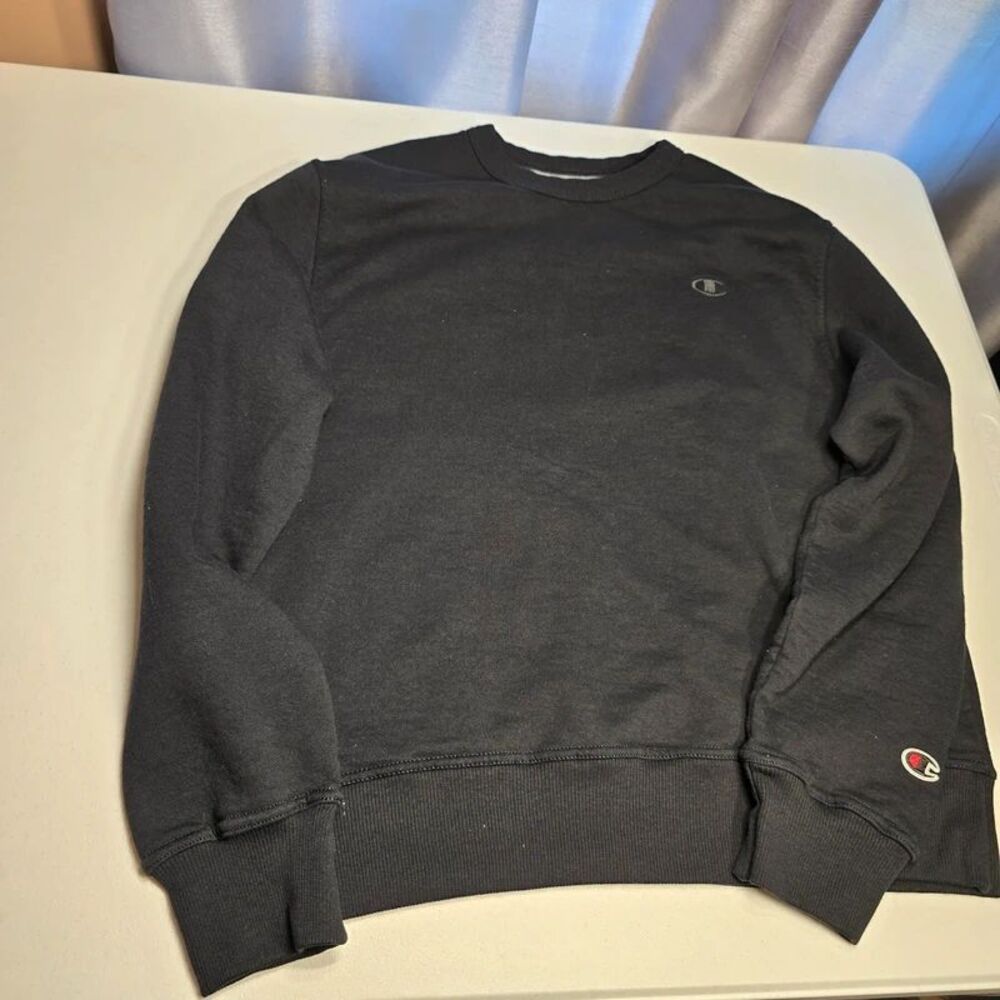 Champion black sweart shirt adult M